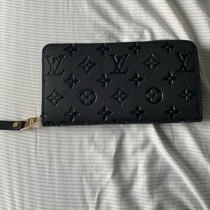 Louis Vuitton Zippy Wallet
